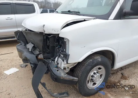 2019 Chevrolet Express 2500 Work Van z USA, uszkodzony, nr VIN 1GCWGAFP5K1298445